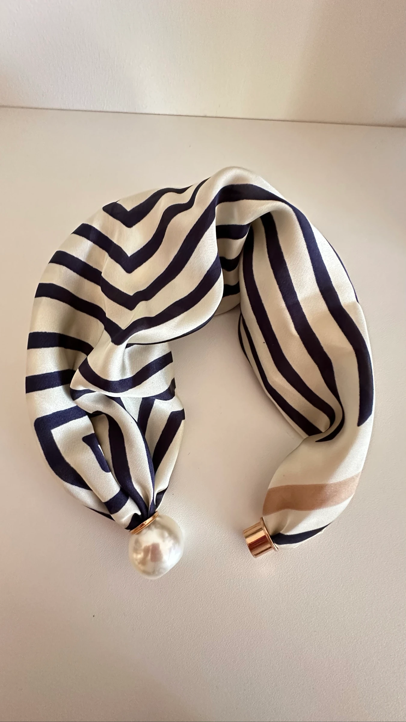 Scarf with Pearls – photo 3
